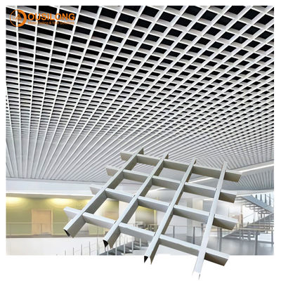 Biały, malowany proszkowo 625x625mm aluminiowy sufit z metalową siatką 0,5 mm z tee Bar Komercyjny sufit podwieszany