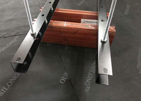 Komercyjny pulpit zawieszony na suficie / nowoczesny panel sufitowy z drewnianą podłogą