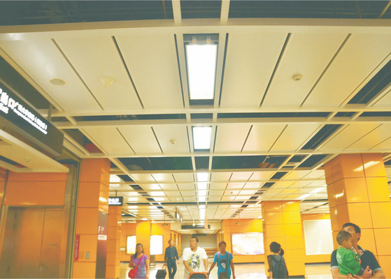 Wewnętrzna deska dachowa Perforowany metalowy sufit Aluminiowy panel Ognioodporny aluminiowy sufit podwieszany