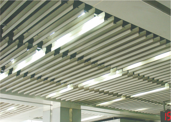Sala wystawowa Akustyczne płytki sufitowe Dekoracyjny podwieszany fałszywy panel aluminiowy / aluminiowy
