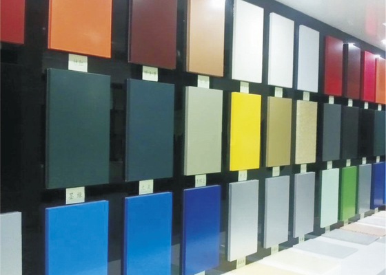 Kolorowy aluminiowy panel o strukturze plastra miodu 4 x 8 Dla fasad budynków komunalnych, GB / T28001-2011