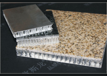 Aluminiowy panel o strukturze plastra miodu