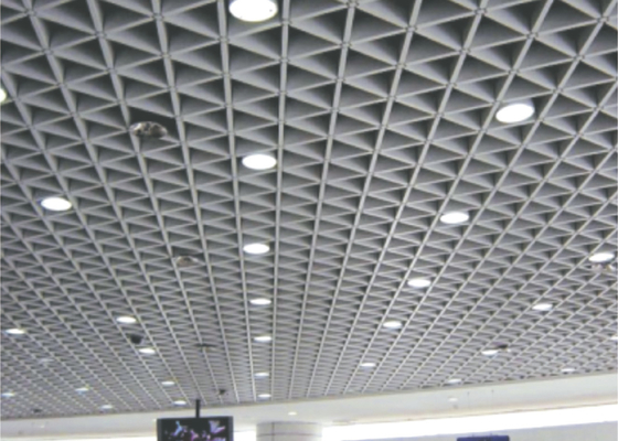 Wnętrze Ornament Trójkąt aluminiowy Metal Grid Sufit zawieszony GB / T28001-2011