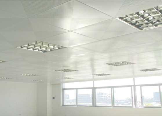 600 x 600 Akustyczne płyty sufitowe Aluminiowy perforowany metalowy sufit dla otwartej przestrzeni