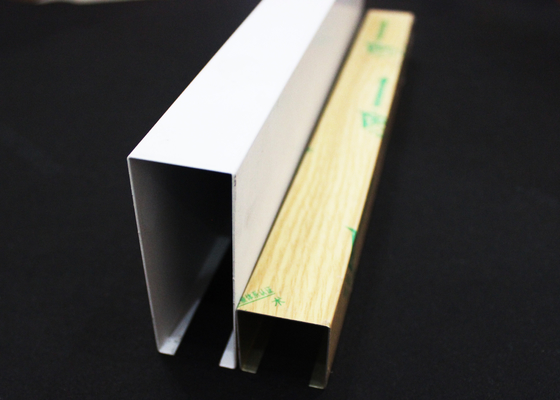 Komercyjne aluminiowe liniowe opadające płytki sufitowe w kształcie litery U o grubości 0,8 mm