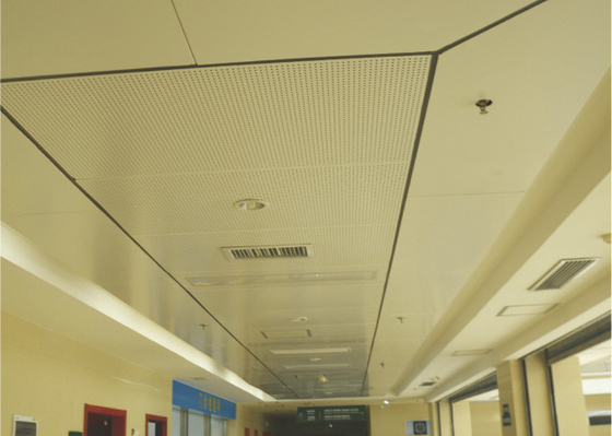 Wewnętrzna deska dachowa Perforowany metalowy sufit Aluminiowy panel Ognioodporny aluminiowy sufit podwieszany