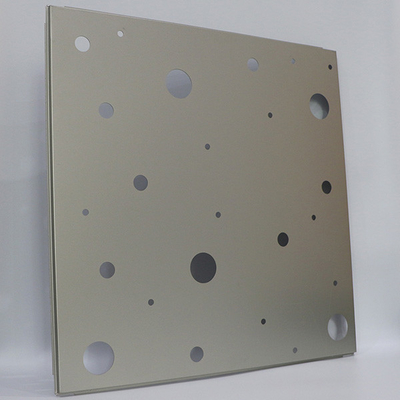 0.7mm Grubość metalowych paneli sufitowych Standard Hollow / CNC Perforated Pattern