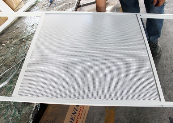 Dekoracyjne komercyjne płyty sufitowe, perforowany panel akustyczny z prętem T.