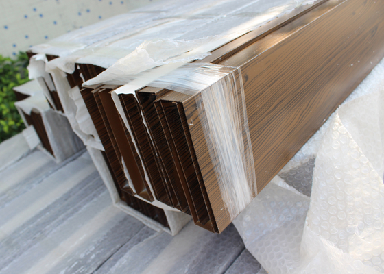 Metal Linear U Aluminiowy profil Sufit z różnorodnymi dostępnymi kolorami drewna
