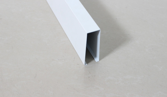 Aluminiowe plafony sufitowe w kształcie litery U Liniowe opadające płytki sufitowe