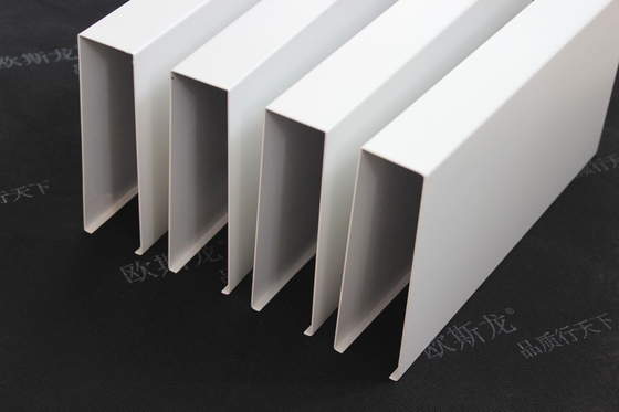 Zawieszony biały U - profil aluminiowy Profil sufitowy Liniowy panel sufitowy