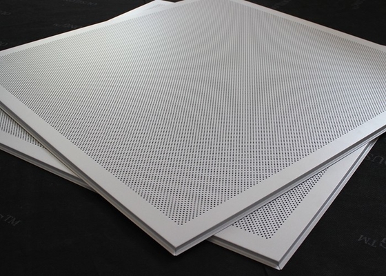 T 15 Dopasowane aluminium 595 x 595 mm lub stalowe w płytkach sufitowych perforowanych lub zwykłych białych