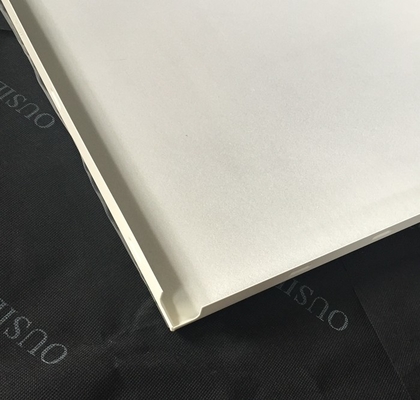 600 X 600 mm Zwykły metal Rustproof Aluminiowe płytki sufitowe Clip In Fałszywy sufitowy panel
