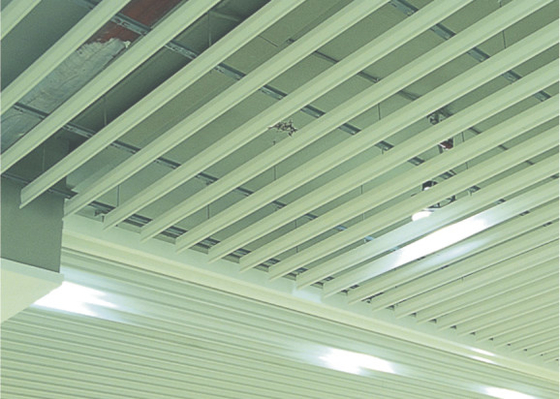 False Strip Linear Kryte metalowe panele sufitowe Aluminium do budowy materiałów dekoracyjnych