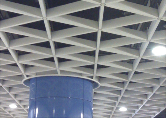Kryty trójkąt Aluminium Metal Sufitowa siatka ognioodporna do materiałów budowlanych w supermarketach