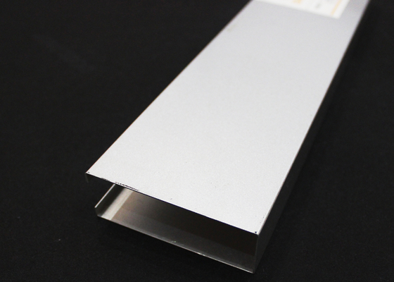 Wykonany na zamówienie profil z profilu aluminiowego U. Sufit / Dekoracyjne płytki sufitowe 0,7 mm