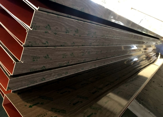Roller Coated Wood Color Aluminiowa przegroda sufitowa do centrum handlowego 12 lat gwarancji