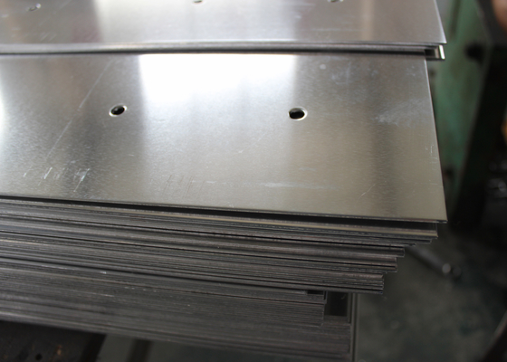 Dostosowane ozdobne panele ścienne z metalu dekoracyjnego, zakrzywione aluminiowe akcesoria do paneli ściennych